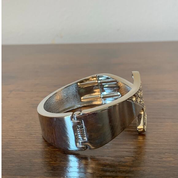 Silver Cuff Bracelet with Lightning Design and Magnetic Hinged Closure New - Picture 2 of 6